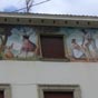De belles fresques ornent les façades
