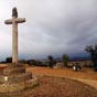 La croix de Santo Toribio sur le mont de la Colomba