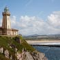 Le phare d'Aviles aussi appelé le phare de San Juan. Il est situé sur la marge orientale de l'entrée du célèbre estuaire d'Avilés.