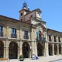 Aviles: l'Ayuntamiento (la mairie) localisé sur la place d'Espagne