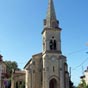 Auros : L'église Notre-Dame date du XIIIe siècle, elle est remaniée en 1858 et 1878 par un architecte bordelais en style néogothique,