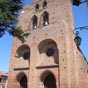 Le clocher de type mur fortifié  de l'église Saint Etienne de Baziège a été percé de deux entrées à la fin du XIXe siècle.Son carillon est l'un des plus important de la région Midi-Pyrénées après celui de Pamiers (26 cloches couvrant deux octaves et demi)
