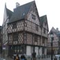 Le vieux Bourges et ses maisons à pans de bois.