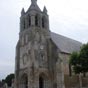 Sainte Solange, ce petit village honore la sainte patronne du Berry qui naquit au IXème siècle à Saint-Martin-du-Crot. Le clocher-porche, ouvert sur trois côtés, et le portail sont les seuls éléments romans restés intacts depuis la construction d'origine (XIIème siècle) de l'église Sainte Solange.