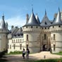 C'est au Xe siècle que Eudes Ier, comte de Blois, fait construire une forteresse pour protéger la ville de Blois contre les attaques incessantes des comtes d'Anjou. Le chevalier normand Gelduin reçoit Chaumont et consolide la forteresse. Sa petite-nièce, Denise de Fougères ou de Pontlevoy, ayant épousé en 1039 Sulpice Ier d'Amboise, le château passe dans la famille d'Amboise pour cinq siècles. Louis XI ordonne en 1465 de brûler et de raser Chaumont pour punir Pierre d'Amboise de s'être révolté contre le pouvoir royal lors de la « Ligue du Bien public ». Rentrée en grâce, la famille d'Amboise est autorisée à reconstruire le château. C'est son fils Charles Ier d'Amboise qui l'entreprend de 1469 à 1481 en édifiant notamment l'aile nord, faisant face à la Loire, aujourd'hui disparue. La porte d'entrée précédée d'un double pont-levis est enserrée par deux grosses tours rondes, massives, dotées de mâchicoulis et de chemins de ronde. Contrairement à l'usage, le donjon central est abandonné au profit de la tour ouest, dite tour d'Amboise, destinée à planter l'étendard du seigneur des lieux. Chaumont évoque l'architecture merveilleuse des enluminures des Très Riches Heures du Duc de Berry. De nos jours, il accueille chaque année le Festival des jardins, évènement dont le succès va grandissant.