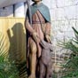 Saint Roch n'a pas été oublié même si sa représentation n'a pas la qualité de Saint Jacques dont la statue est particulièrement mise en exergue par le milieu jacquaire...
