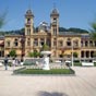 La mairie de Saint-Sébastien, ancien casino construit en 1887 dans les jardins d'Alderdi Eder. Il s'est converti en mairie en 1946.