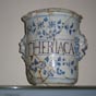Musée de Lectoure: un ancien pot de pharmacie ...reconstitué!