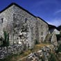 San Roman da Retorta:des maisons en pierre de taille montent la garde le long d'un vieux chemin médiéval qui a recouvert la voie romaine...