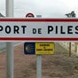 Port de Piles: Sa situation au bord de la Creuse et la découverte de 'piles', sans doute de l'époque gallo-romaine, expliquent son nom.