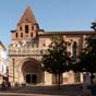 L'abbaye Saint-Pierre de Moissac fait l’objet d’un classement au titre des monuments historiques par la liste de 18401. Elle est également inscrite au patrimoine mondial de l'UNESCO au titre des chemins de Saint-Jacques-de-Compostelle en France depuis 1998.Elle se caractérise par l'un des plus beaux ensembles architecturaux français avec ses extraordinaires sculptures romanes.