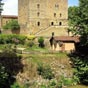 Mont-de-Marsan : Le donjon Lacataye du XVe siècle. Il ne s'agit pas d'un « donjon » à proprement parler, mais de deux maisons fortes romanes jumelées datant du XVe siècle et dotées de créneaux sur leur partie supérieure au XVIe siècle. 