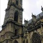 La Tour Bohier fut construite du XIVe au XVIe siècle dans la partie sud de la nef. Elle porte le nom du 85e évêque de Nevers, Jean VIII Bohier qui la fit édifier. Elle s'élève à 52 m, est flanquée de contreforts polygonaux. Le clocher a miraculeusement été épargné par le bombardement de juillet 1944. 