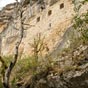 Brengues: On découvre le château des anglais à flan de falaise...
