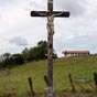Un beau crucifix localisé à la sortie de Bergouey....