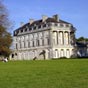 Le château du Bouilh se situe à Saint-André-de-Cubzac, en Gironde. Il est constitué d'un ensemble de bâtiments : pavillon d'honneur et communs disposés en hémicycle qui datent du XVIIIe siècle. L'architecte du château est Victor Louis qui y travailla de fin 1786 à août 1789. 