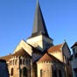 Saint-Amand-Montrond : L'église Saint-Amand (XII-XIIIe) abrite des vitraux de Max Ingrand.