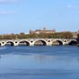 Le pont neuf de Toulouse est en vue. Nous arrivons dans cette très belle cité et décidons de rester une journée pour profiter de ces multiples richesses patrimoniales.