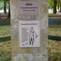 Dans le parc du château, on honore Toussaint Louverture.