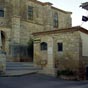 Le refuge municipal de Hornillos se trouve à côité de l'église dans une maison ancienne restaurée par la Junta de Castille