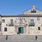 Lugo: Le musée provincal est riche en témoignages d'archéologie, d'ethnologie de traditions et d'art galiciens.On pourra aussi y admirer une magnifique collection de bijoux préromans, en particulier le fameux torque en or de Burela qui pèse presque deux kilos!