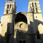 Montpellier : La cathédrale Saint-Pierre était à l'origine la chapelle du Monastère-Collège Saint-Benoît Saint-Germain, fondée en 1364, par le pape Urbain V. Cette église fut érigée en cathédrale en 1536, lorsque le siège épiscopal est transféré de Maguelone à Montpellier.