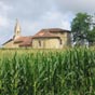 1,5 km après avoir quitté Castelnau-sur-l'Auvignon La chapelle Sainte-Germaine nous apparaît entourée de champs cultivés... Nous sommes à 8 km de Condom!