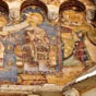 Face à la chapelle Notre-Dame, sur le mur nord de la chapelle Saint-Michel, on peut voir less fresques datant du XIIe siècle et qui sont dans un état de conservation exceptionnel.