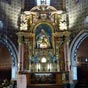 La chapelle de Cahuzac : le retable de bois orné d'une pietà, antependium représentant une Vierge et une Notre-Dame-des-Neiges.