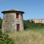 L'ancien moulin et le château. Henri de la Tour d'Auvergne-Bouillon, vicomte de Turenne, maréchal français du XVIIe siècle, dont le cœur fut conservé au château du village était natif de Saint Paulet