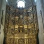 La chapelle du retable majeur: Dans la nef de l'évangile de la cathédrale on plaça le grand Retable Majeur , qui jusqu'en 1994 cachait à la vue l'abside romane de la grande chapelle. C'est la dernière oeuvre de Damian qui mourut dans la ville en 1540. Délicatement polychromé par Andrés de Melgar c'est un de meilleurs joyaux de la renaissance espagnole. Il est constitué de  quatre parties  et d'un émouvant couronnement. Monumental et solennel, il met en exergue une ornementation profane  composée d'éléments  mythologiques  et grottesques qu'on ne retrouve dans aucune autre église espagnole...