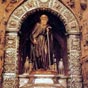 Représentation de Santo Domingo de la Calzada, ce saint bâtisseur du XIe siècle , moine bénédictin qui consacra sa très longue vie, avec son disciple san Juan de Ortega, à aménager le chemin de Saint Jacques et à y implanter de nombreux hôpitaux de pèlerins.