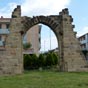 La porte de Carajeas : Important lieu de péage pour les voyageurs, commerçants et pèlerins en provenance d'Aragon. Ancienne porte d'accès à la cité.
