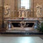 L'autel, en marbre blanc, de la chapelle de Saint Guilhem.