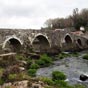 Ponte Maceira: Le pont, avec ses cinq arches et son tablier à dos d'âne très bombé, remonte au XVe siècle. Il enjambe la rivière Tambre