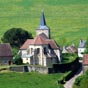 Bazoches : L'église romane Saint-Hilaire du XIIème siècle restaurée au XVIIème.