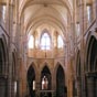 Saint Père: église Notre-Dame, une nef du  du plus pur style gothique du XIII.e siècle.