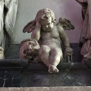 'L'Ange pleureur' de la cathédrale d'Amiens::Sculpture réputée
